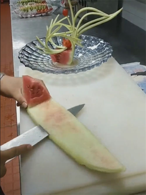 超级简单的ktv西瓜皮拉花教程，在家可制作的ktv西瓜皮拉花