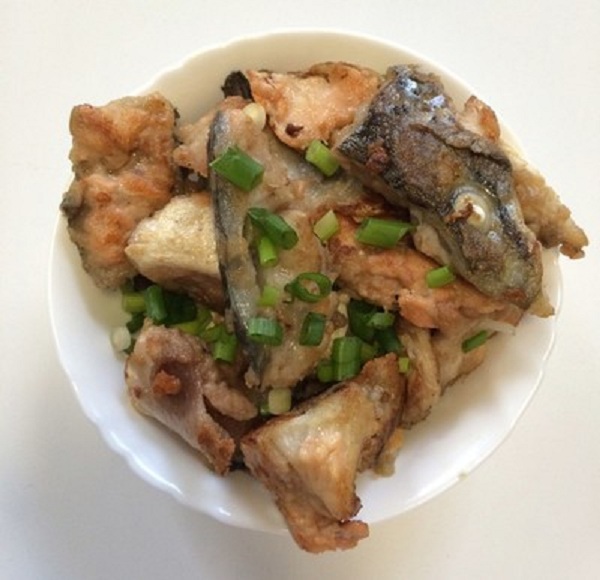 三文鱼头的做法，三文鱼头怎么吃好吃