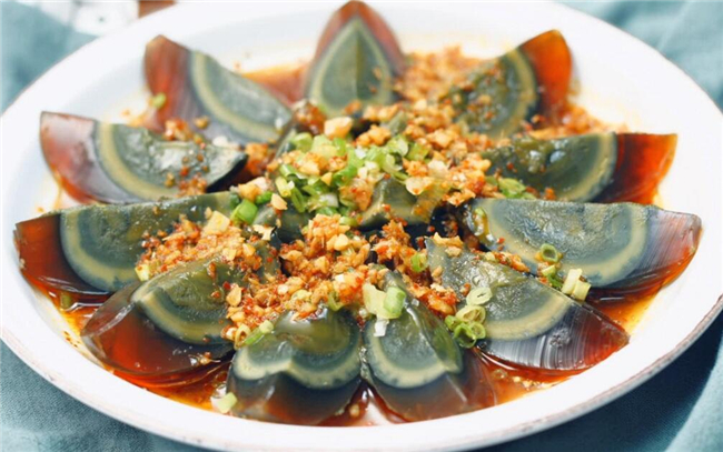 松花蛋是什么蛋做成的，松花蛋是什么蛋变的