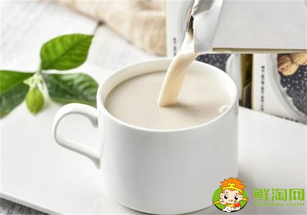 牛奶晚上什么时候喝最好,晚上喝纯牛奶会胖吗