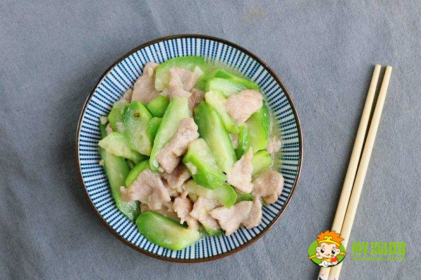 丝瓜用焯水吗，很多人都不知道，难怪炒出来的丝瓜不好吃