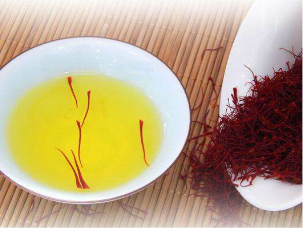 藏红花能天天泡水喝吗，藏红花能和枸杞一起泡水喝吗