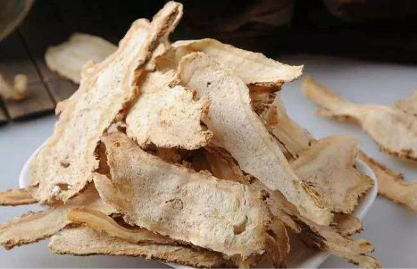 当归的功效与作用，当归如何吃泡水还是煮水（补气安神）